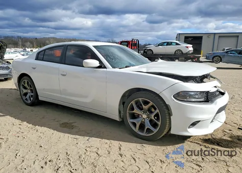 2015 Dodge Charger Sxt z USA, uszkodzony, nr VIN 2C3CDXHG8FH805622